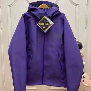 GORE-TEX Vibrant Violet Ski Jacket
